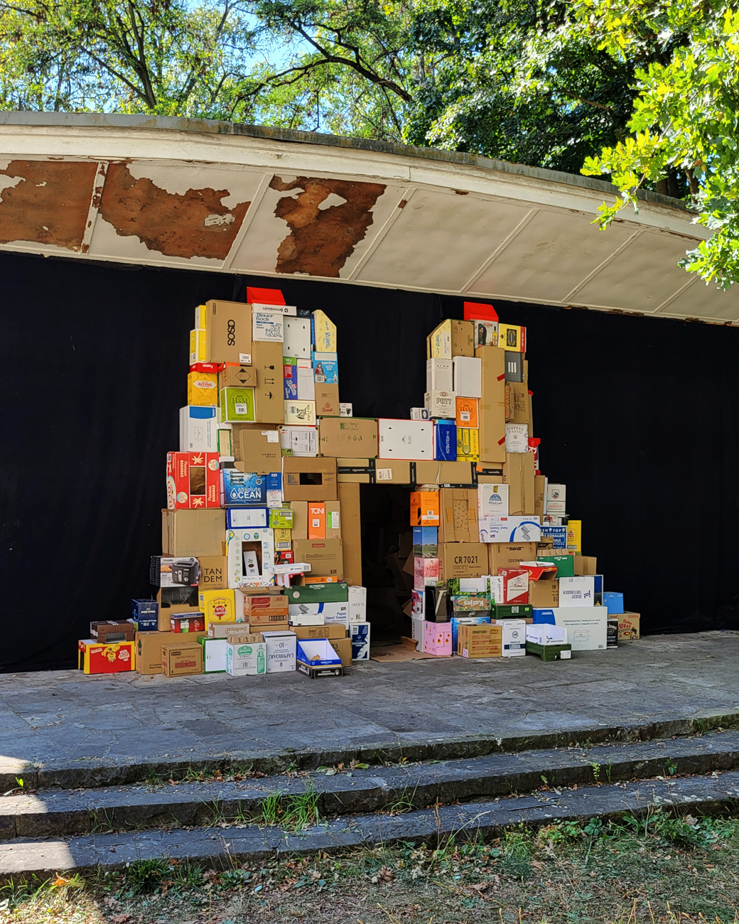 Michel Aniol Sankt Alge Frog City  Freilichtbühne Weißensee